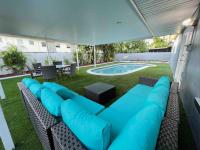 Royal Luxe Pool Home near Ft Laud airport and each - B&B Lauderhill
