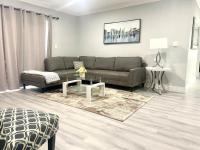 Fun Pool Home with ping pong near Beaches and Airport - B&B Fort Lauderdale