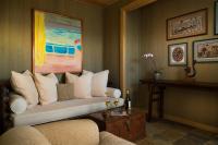 Suite met Kingsize Bed en Uitzicht op Zwembad