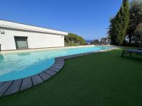 Rdc de Villa Avec Piscine - B&B