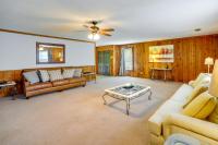 B&B Hollywood - Pet-Friendly Hollywood Cabin Apartment Near Lake! - Bed and Breakfast Hollywood