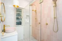 Scarborough Waterfront 2-bedroom Cottage - Bed and Breakfast