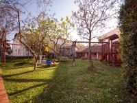 Deluxe One-Bedroom Apartment