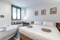 B&B Como - Suite Lo Storico - The House Of Travelers - Bed and Breakfast Como