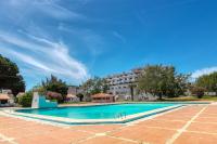 Pool side Villa Zara - B&B Albufeira
