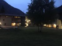 Appartamento ampio giardino adiacente piste sci - B&B La Thuile