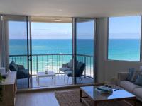 Monterey Lodge - Unit 18, 27 Warne Terrace, Kings Beach Caloundra - B&B Caloundra