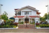B&B Lonavla - Casa Serenity by StayVista - Relax with a pool, lawn, and inviting jacuzzi - Bed and Breakfast Lonavla