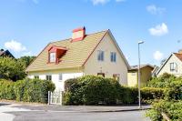 Egen ovanvåning i charmig villa nära havet - B&B Ystad