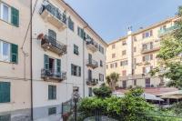 Porto Mirabello & Central Station Comfy Apt x5! - B&B La Spezia