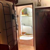 Il Mare Nel Pozzo Sperlonga Centro Storico Tutti i servizi sotto casa, a 100 mt dal mare Parcheggio multilivello adiacente, lasci la macchina e fai tutto a piedi! - Chambres d'hôtes Sperlonga