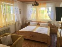 Camera Matrimoniale/Doppia con Letti Singoli con Doccia