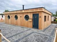 Humberston Boathouse Lodge & Hot Tub - Cleethorpes Beach Cabin Chalet - Chambres d'hôtes Humberston