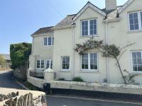 B&B Dittisham - 1 Rock Cottage - Beautifully Presented Cottage for Four with Wood Burner - Bed and Breakfast Dittisham