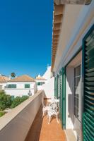 Casa Oceanus - 2BDR w Pool & Relaxing Balcony - 5 mins Downtown - B&B Cabanas de Tavira