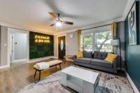 Gametime! Walk to Cowboys/ Rangers Stadium - B&B Arlington