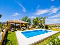 Cubo's Villa Fina & Minigolf included - B&B Málaga