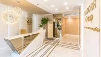 Большая двухкомнатная квартира в центре Аркадии! - B&B