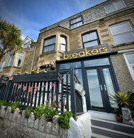 Breakers Guest House - B&B
