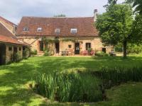 B&B Toucy - Charmante longère bourguignonne restaurée, piscine chauffée - Bed and Breakfast Toucy