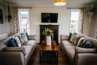 Holiday Homes for 6 Guests With Hot Tub