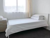 Near motorway and supermarket - B&B Auckland