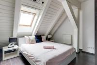 Spacious stylish attic in the heart of the center - Karlovo - B&B Prague