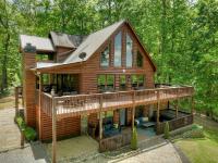 B&B Blue Ridge - Casa Rustica Cabin with Mountain Views & Hot Tub - Bed and Breakfast Blue Ridge