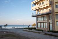 Salty Breeze Supreme Beachfront Apartment-Supreme Stay with free Parking - Chambres d’hôtes
