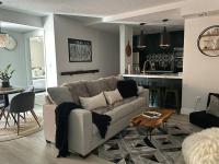 2 Bd/3 Ba, Luxury Ski-in Ski Out Condo - Sleeps 10 - B&B