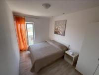 Appartamento con 2 Camere da Letto, Balcone e Vista mare