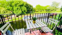 Amazing Location - City of London- 2 Bedroom Stunning Canal View House With Private Garden,Parking & Balcony - Chambres d'hôtes Londres