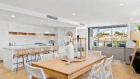 B&B Terrigal - Beach Haven 411 Pine Tree 2 Bedroom, 2 Bathroom, 2 Car Spots Close To Beach Accom Holidays - Bed and Breakfast Terrigal