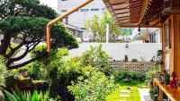Beautiful Garden Fine Day House - Bed and Breakfast Jeonju