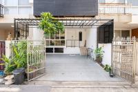 420 House- up to 10 guests in central Bangkok. - B&B Bangkok