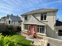 Beach house with sea views minutes from the surf - B&B