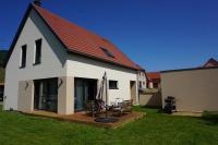 Entre vignes et châteaux - charmante maison au calme, idéale pour famille ou entre amis - parking gratuit - B&B