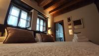Zimmer mit Kingsize-Bett