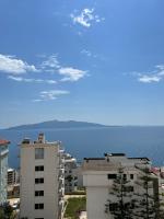 Lovely 2 bedroom apartment with a great sea view