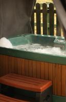 Caer Fedwen Barns Dyffryn Cottage King bed self catering with Hot Tub - Chambres d'hôtes Denbigh