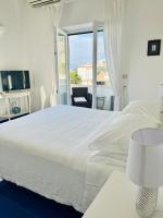 Double Room with Balcony and Sea View