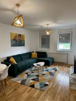 Flora apartment - B&B Lukavica