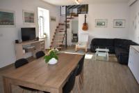 Holiday House Tina - Free Covered Parking & Pets Welcome - Chambres d'hôtes Pula