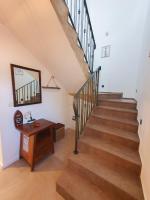 Villa Alara - charming villa with heated swimming pool - B&B Milohnići