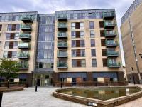 Your Perfect Business Suite, 2 beds 2 bathrooms Apartment, Free Parking, Monthly Stays, Business, Contractors - Chambres d’hôtes