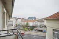 1 Bedroom Apartment Sleeps 2 -Balcony -Lift Access - B&B Budapest