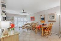 B&B Saint Pete Beach - Stylish Treasure Island apt on waterways. - Bed and Breakfast Saint Pete Beach