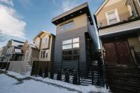 MAGNIFICENT NEW Home w/8 Beds & Free Parking - B&B