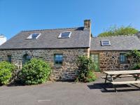 Breton property with sea view, Plougasnou - Bed and Breakfast