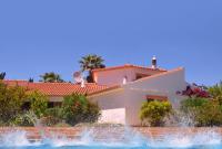 Villa Lagos Algarve for families & friends, 6 bedrooms, 7 bathrooms, pool, BBQ, central heating - B&B Pedra Alçada